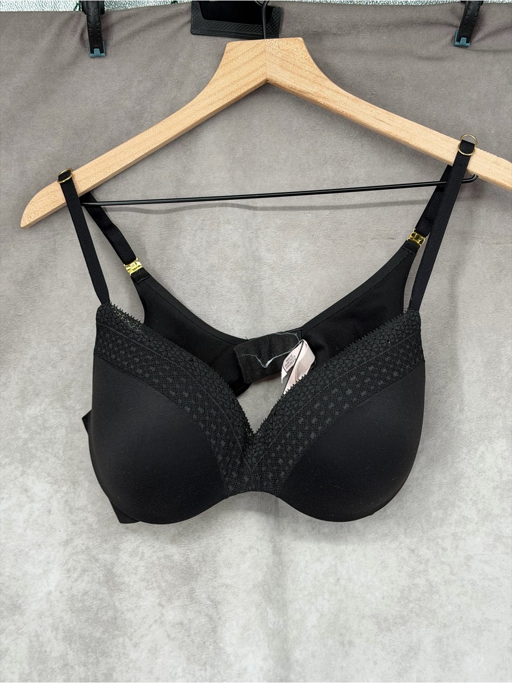 Victoria‎ Secret Incredible Bra Size 34D